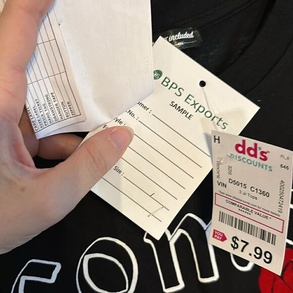 NWT Attitude Not Included Women’s Black Tshirt Como La Flor Rose Top Size M - Picture 6 of 8